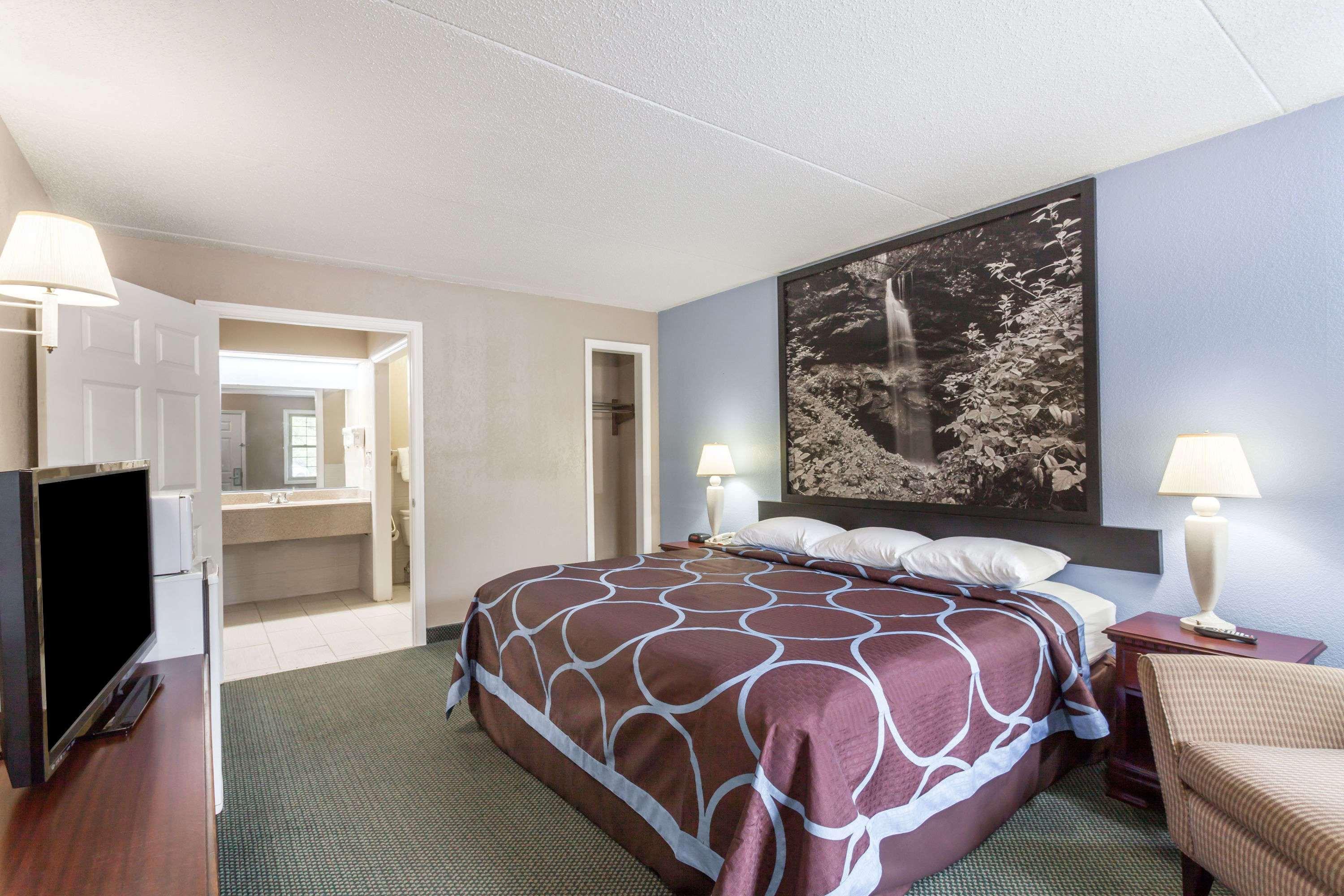 Super 8 By Wyndham Kingston Hotell Exteriör bild