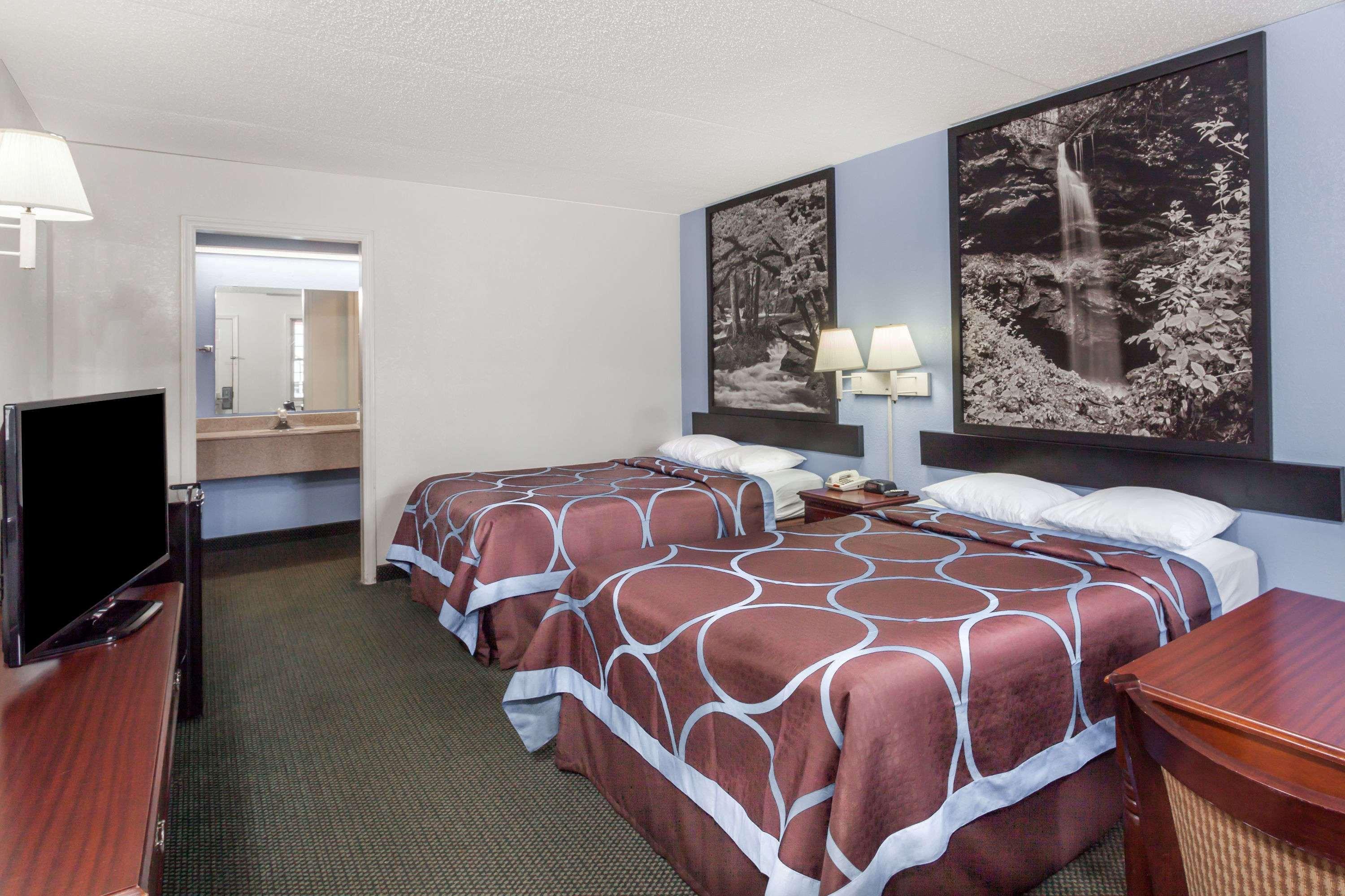 Super 8 By Wyndham Kingston Hotell Exteriör bild